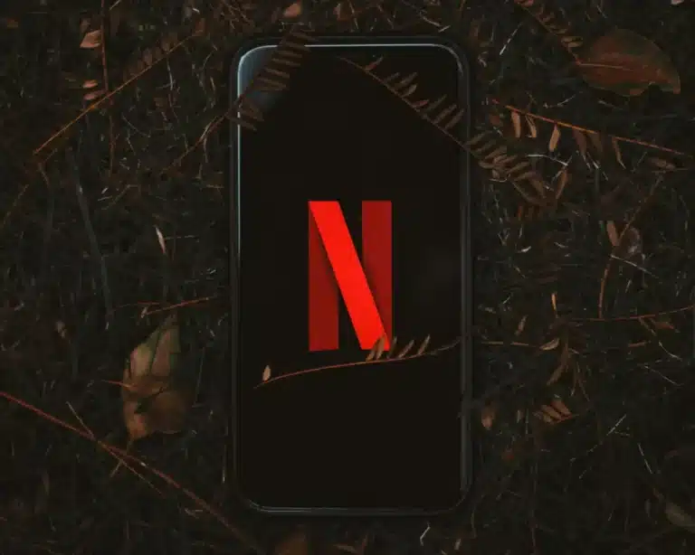 mobilabonnement og tv-pakke